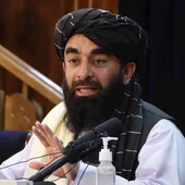 El portavoz talibán, Zabihullah Mujahid, durante la rueda de prensa en Kabul El portavoz talibán, Zabihullah Mujahid, durante la rueda de prensa en Kabul