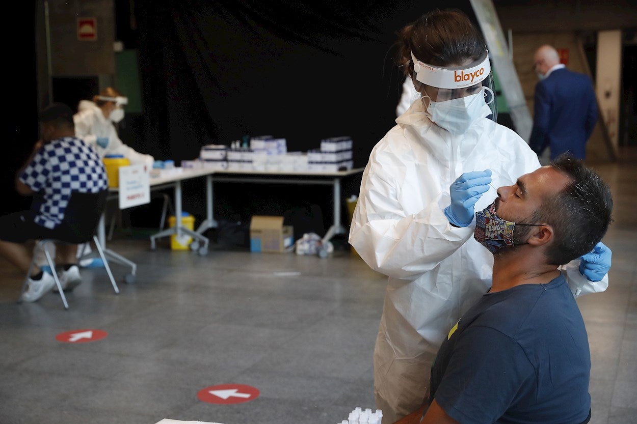 Canarias impedirá trabajar a los no vacunados o los que no presenten prueba negativa Canarias impedirá trabajar a los no vacunados o los que no presenten prueba negativa