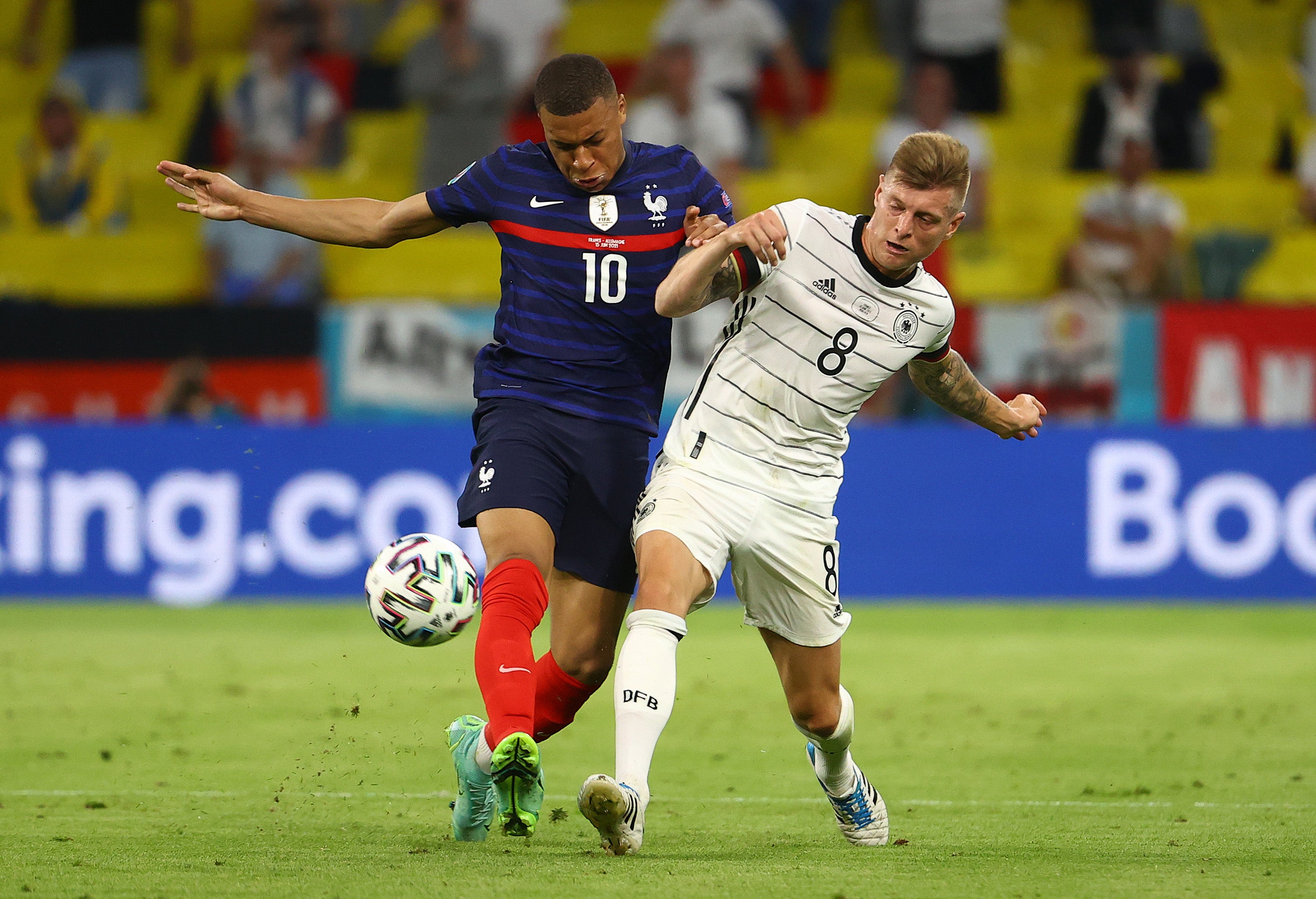 Toni Kroos deja caer la posibilidad del fichaje de Mbappé por el Real Madrid Toni Kroos deja caer la posibilidad del fichaje de Mbappé por el Real Madrid