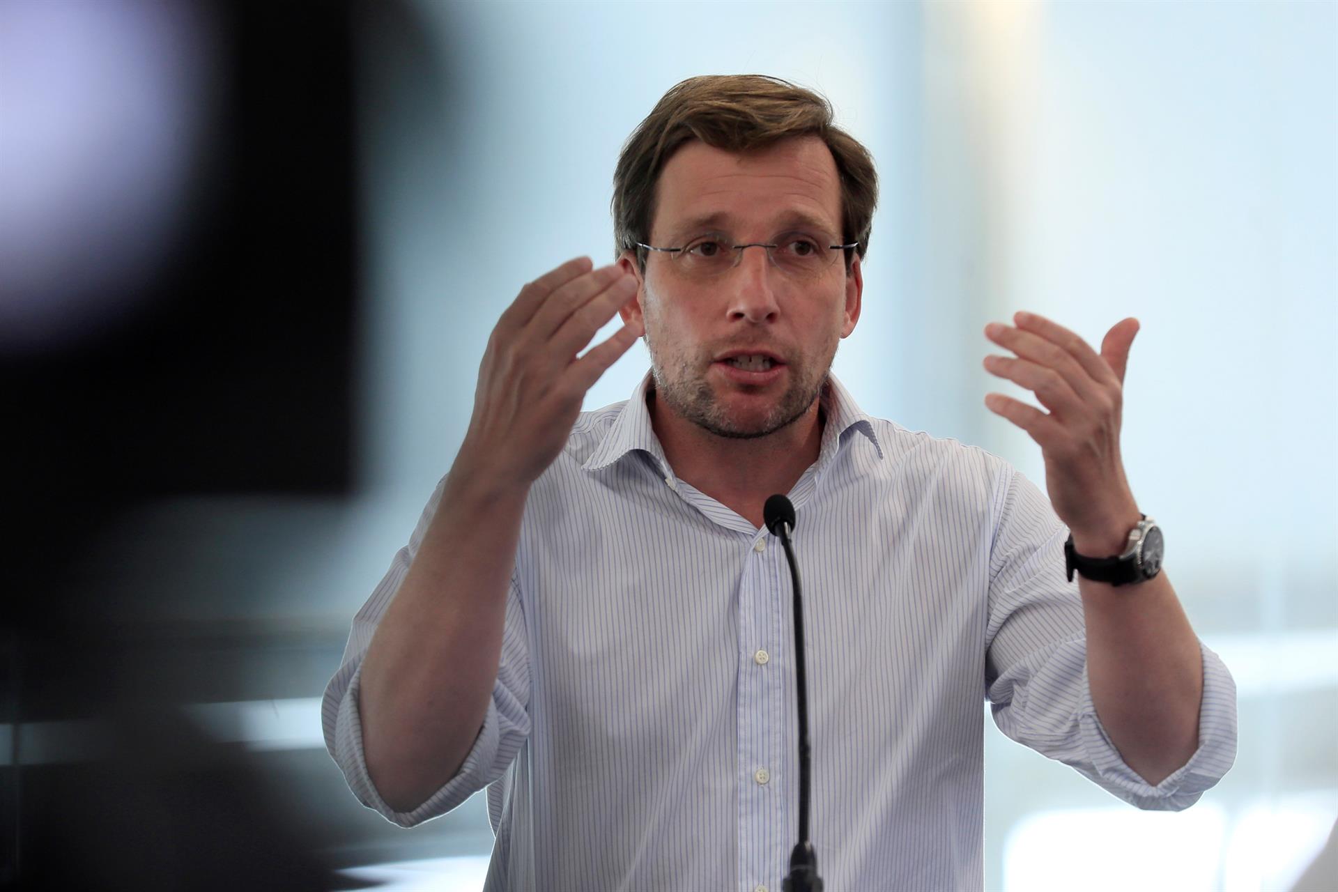 Persona física y un señor de Murcia: "Cuando Harry encontró a Sally", versión municipal Persona física y un señor de Murcia: "Cuando Harry encontró a Sally", versión municipal