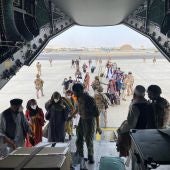Despega de Kabul el primer avión con españoles y colaboradores afganos