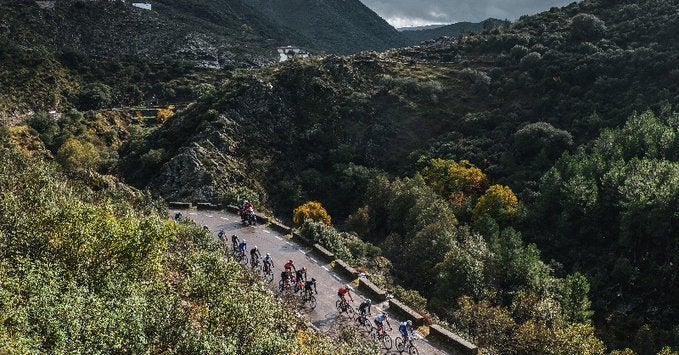 El final en alto de La Vuelta en el Balcón de Alicante será sin público por el riesgo de incendios El final en alto de La Vuelta en el Balcón de Alicante será sin público por el riesgo de incendios