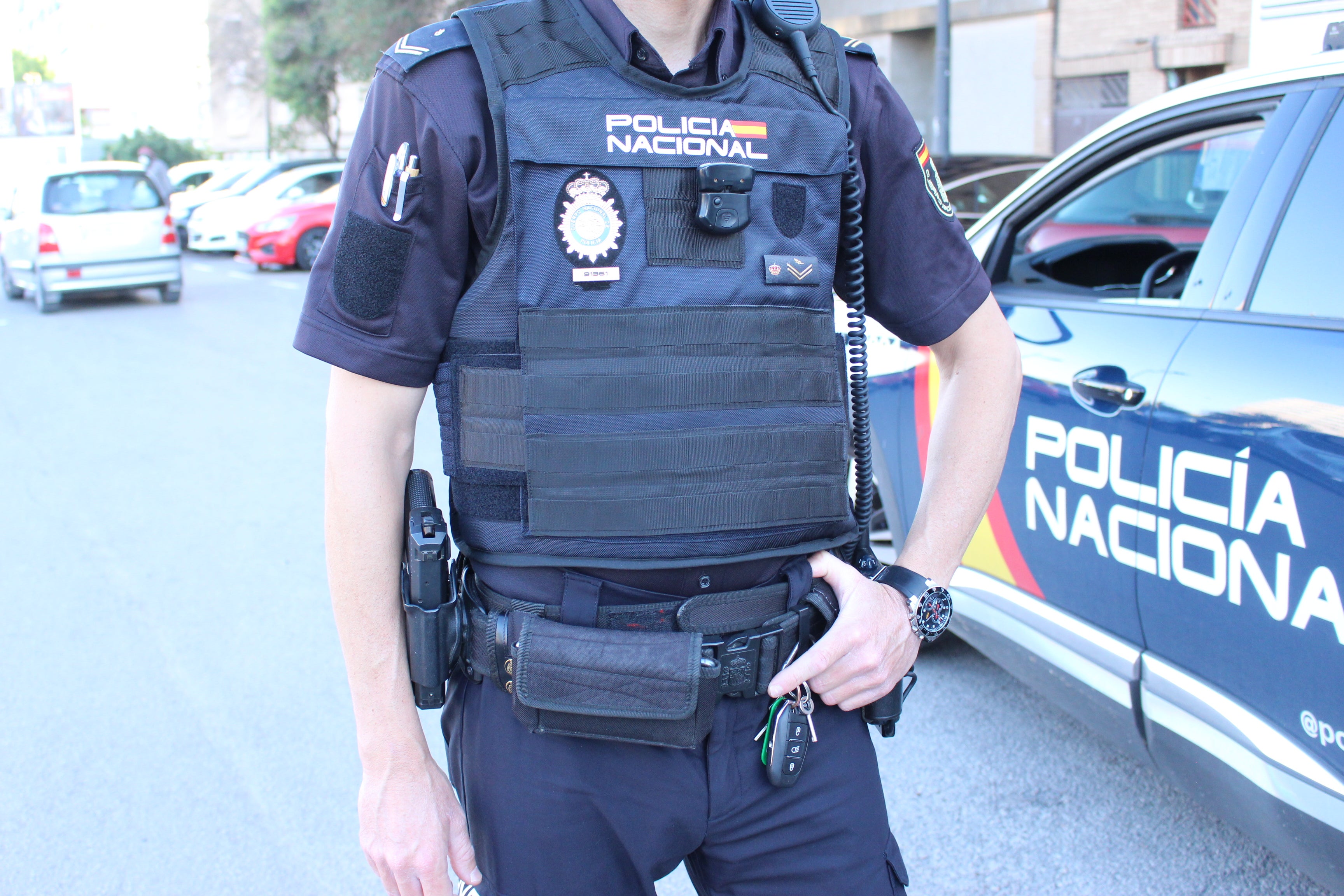 La policía detiene a un chico de 17 años por apuñalar a otro de 14 con una navaja La policía detiene a un chico de 17 años por apuñalar a otro de 14 con una navaja
