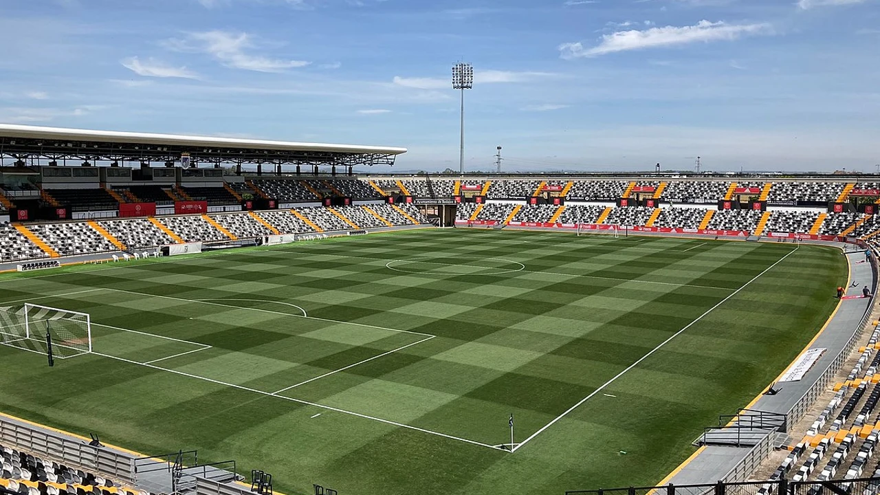 Nuevos fichajes en le CD Badajoz y el club en venta