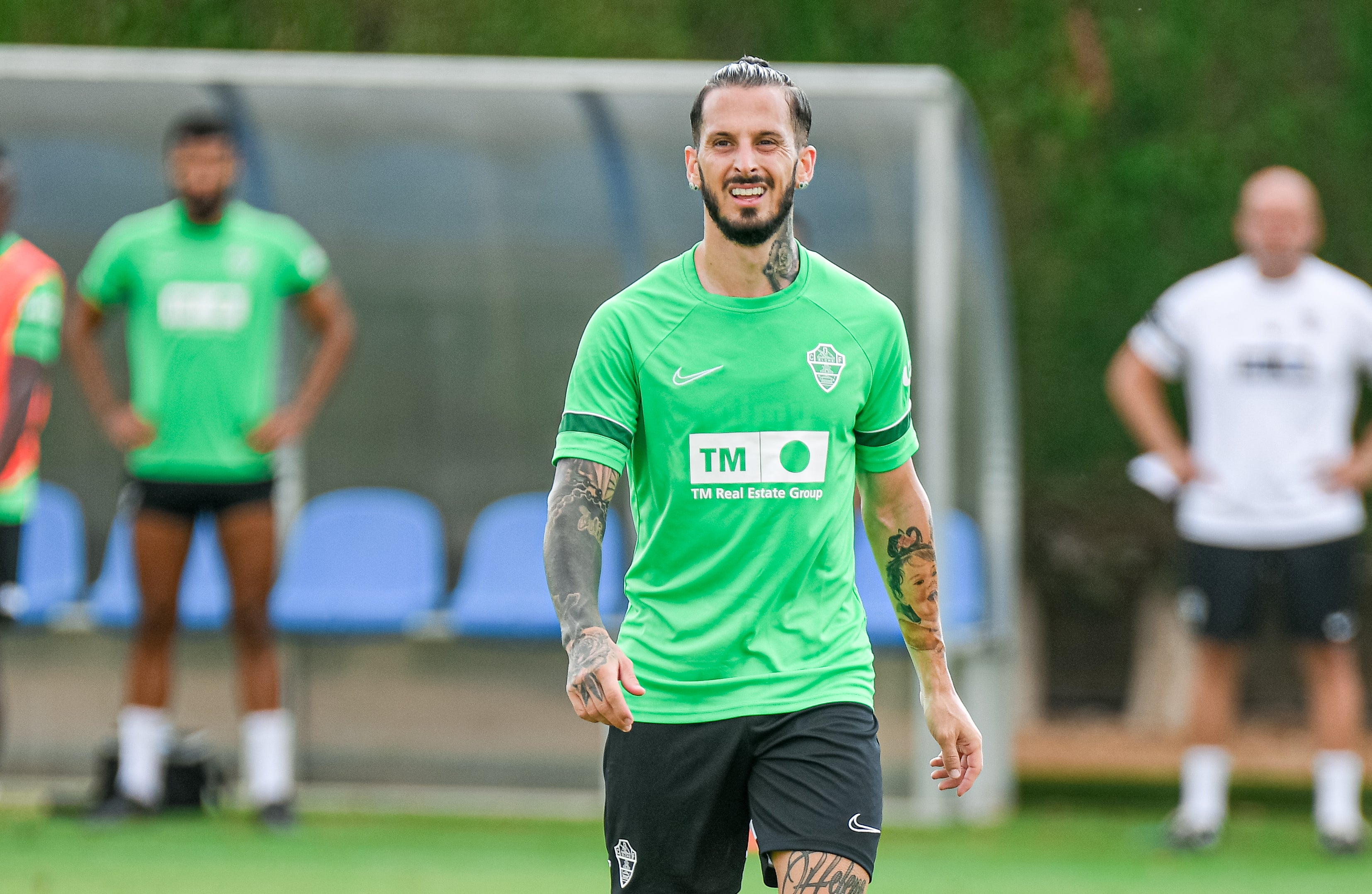 Darío Benedetto llega cedido al Elche procedente del Olympique de Marsella Darío Benedetto llega cedido al Elche procedente del Olympique de Marsella