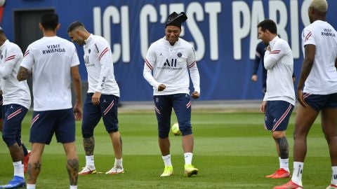 Kylian Mbapp&eacute; en el entrenamiento del PSG