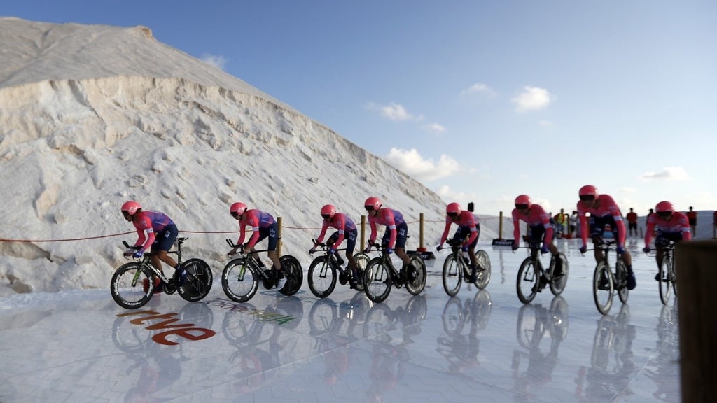 Paso por Torrevieja de la 8ª etapa de la vuelta ciclista a España el 21 de agosto Paso por Torrevieja de la 8ª etapa de la vuelta ciclista a España el 21 de agosto