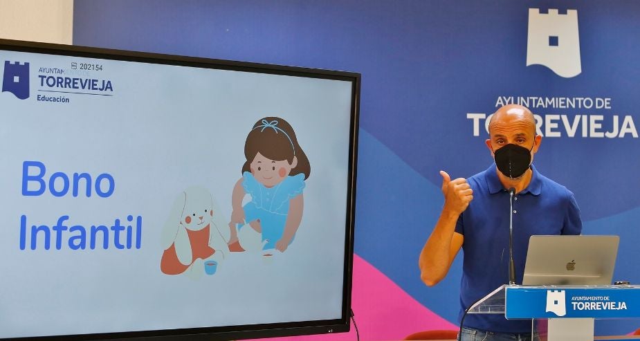 Ricardo Recuero, edil de educación, "esta es la generación 2020, marcada por la pandemia" Ricardo Recuero, edil de educación, "esta es la generación 2020, marcada por la pandemia"