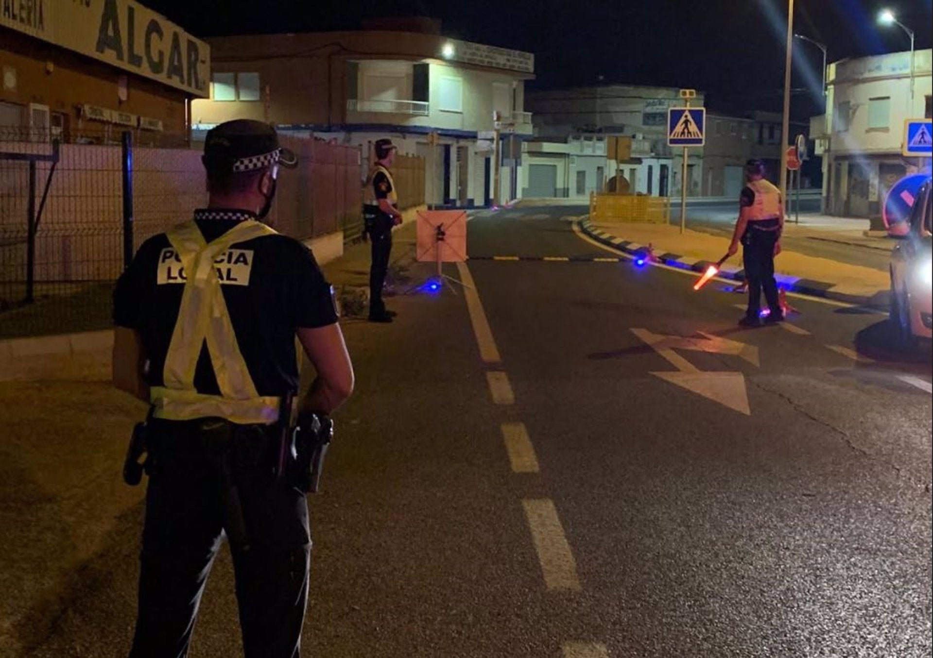 Un falso aviso al 112 por una reyerta multitudinaria moviliza 22 policías y una ambulancia Un falso aviso al 112 por una reyerta multitudinaria moviliza 22 policías y una ambulancia
