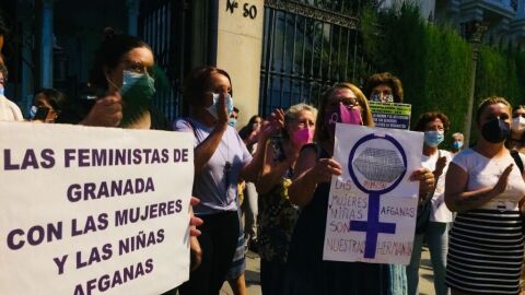 Concentraci&oacute;n feminista por Afganist&aacute;n