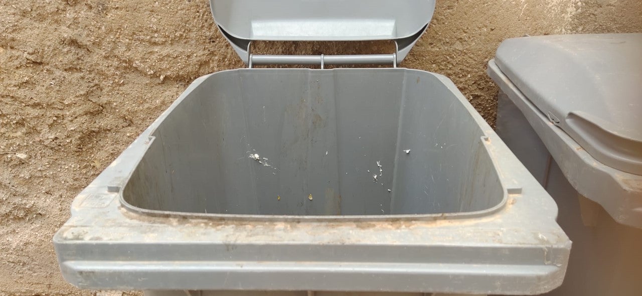 El PP de Crevillent denuncia la falta de limpieza de contenedores de basura de distintos puntos de la localidad El PP de Crevillent denuncia la falta de limpieza de contenedores de basura de distintos puntos de la localidad