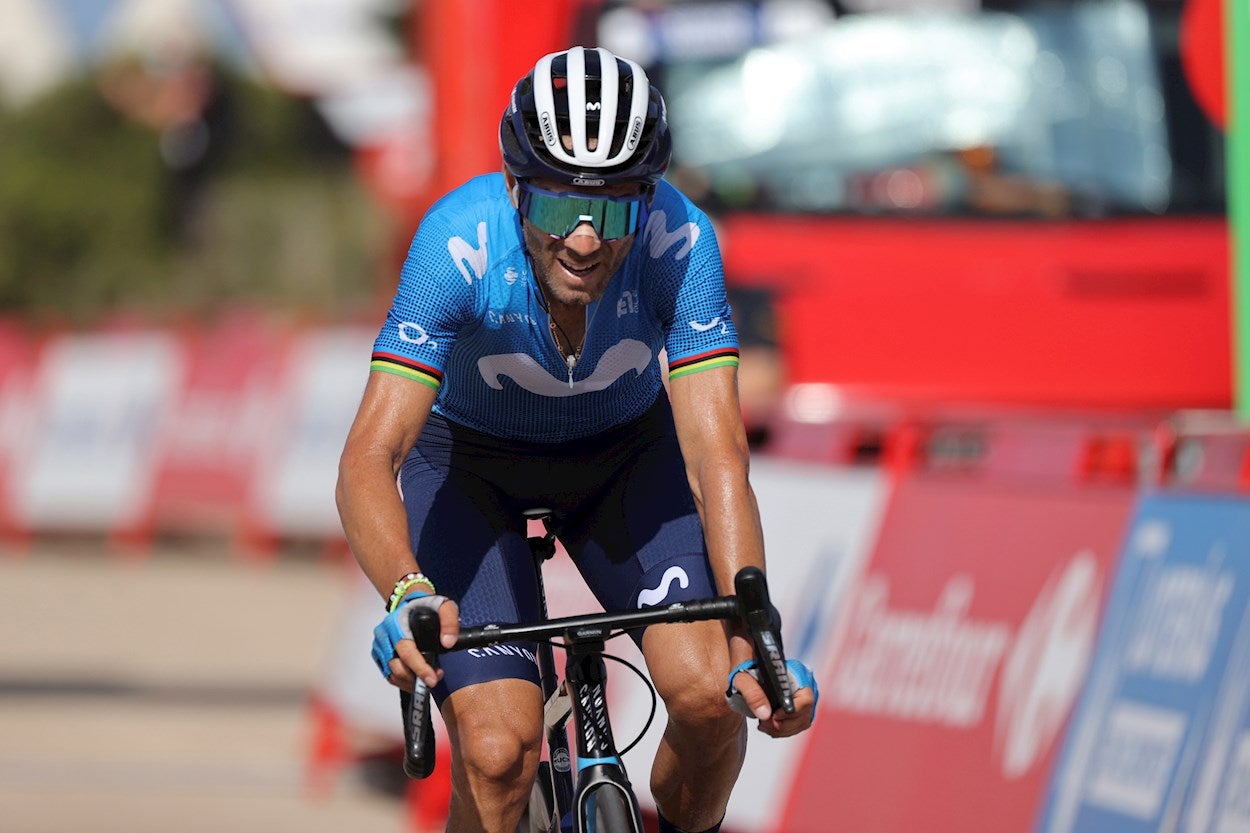 Un coche atropella a Alejandro Valverde y se da a la fuga Un coche atropella a Alejandro Valverde y se da a la fuga