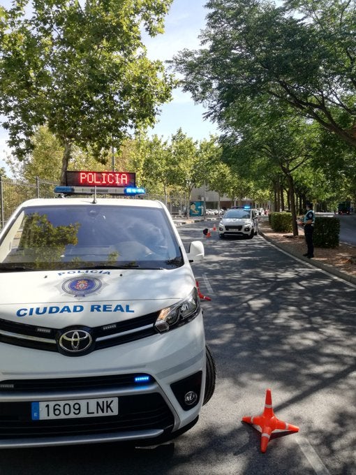 Localizan al conductor de un turismo que se dio a la fuga tras un accidente con un patinete en Ciudad Real Localizan al conductor de un turismo que se dio a la fuga tras un accidente con un patinete en Ciudad Real