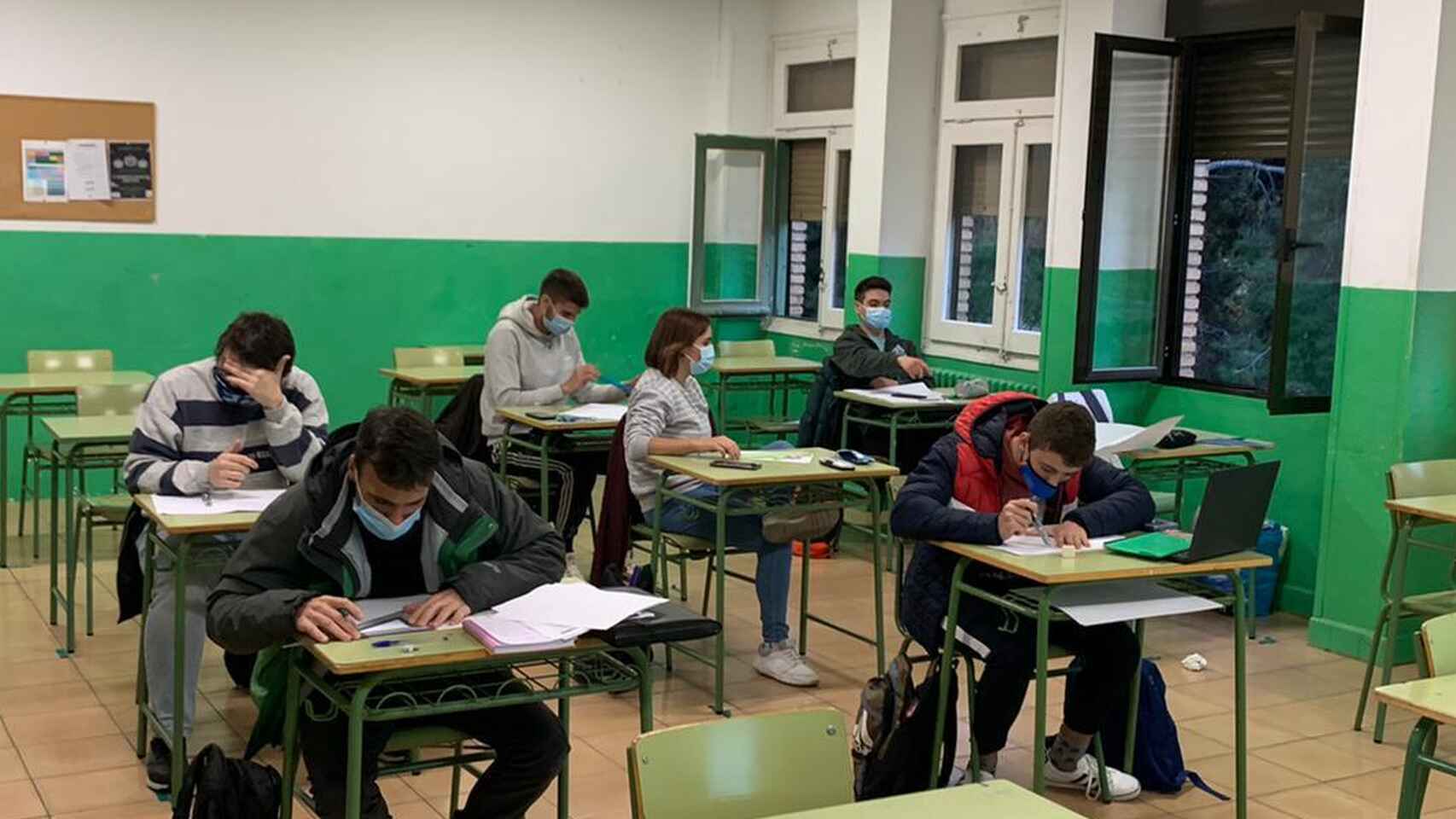 Calendario escolar en la Comunidad Valenciana 2021-22: cuándo empiezan las clases y fechas clave Calendario escolar en la Comunidad Valenciana 2021-22: cuándo empiezan las clases y fechas clave
