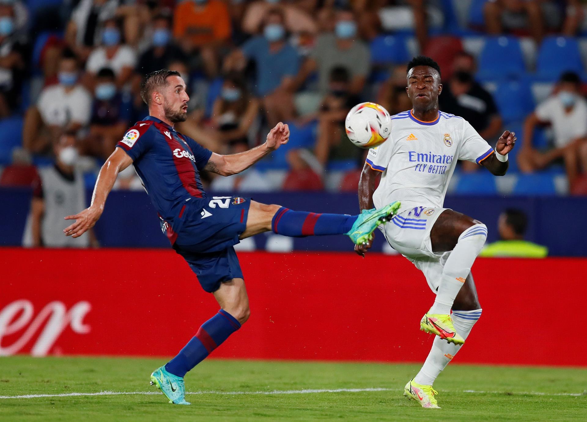 Vinicius rescata un punto para el Real Madrid ante el Levante Vinicius rescata un punto para el Real Madrid ante el Levante
