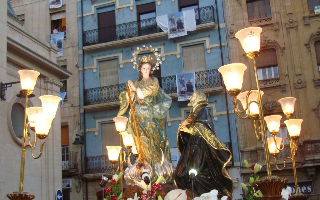 La concejalía de Fiestas de Alcoy estudia la celebración de la Romería de la Virgen de los Lirios en función del dictamen de las autoridades sanitarias La concejalía de Fiestas de Alcoy estudia la celebración de la Romería de la Virgen de los Lirios en función del dictamen de las autoridades sanitarias