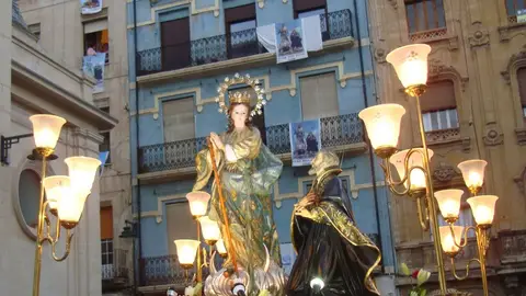 Virgen de los Lirios de Alcoy Virgen de los Lirios de Alcoy