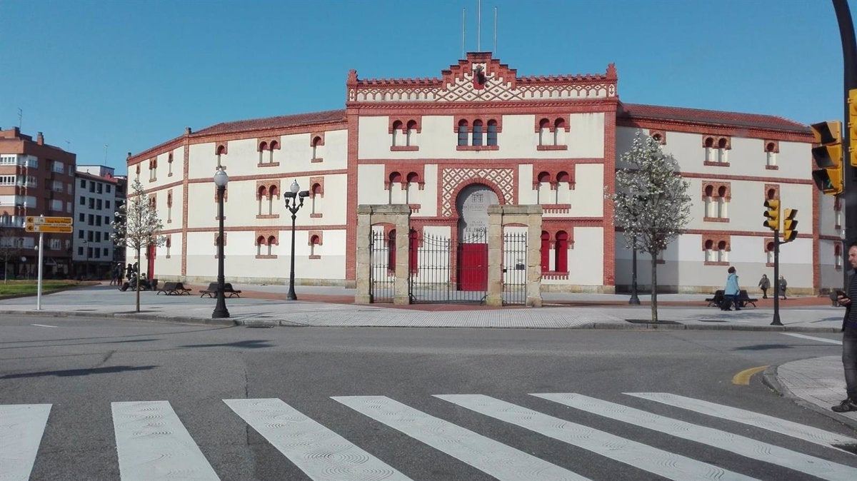 ANADEL urge a blindar la plaza de toros frente al maltrato animal ANADEL urge a blindar la plaza de toros frente al maltrato animal