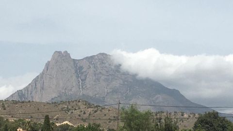 Nube en el Puig Campana Nube en el Puig Campana