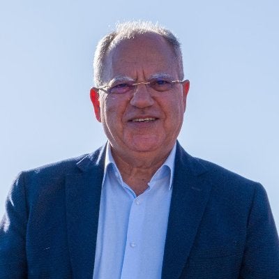 Persona física y un señor de Murcia: "Casimiro Curbelo parece Fraga con los cañonazos" Persona física y un señor de Murcia: "Casimiro Curbelo parece Fraga con los cañonazos"