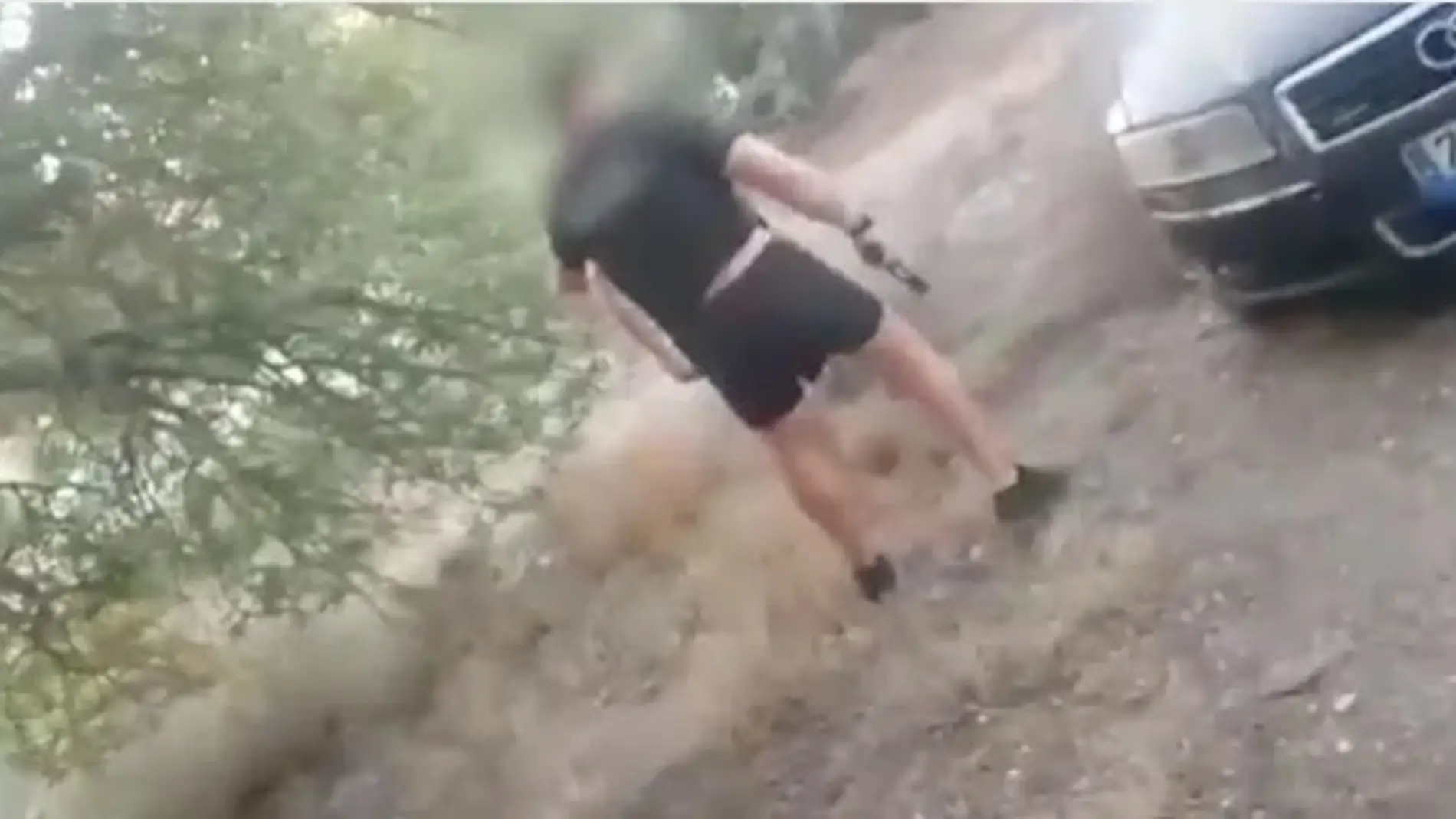 Captura del vídeo difundido por Espejo Público con el que los okupas denuncian al jefe de policía de Cuevas del Almanzora por amenazas