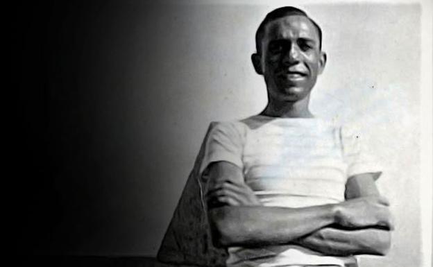 Compromís y PSOE aprueban en Elche, con la abstención del PP, pedir la nulidad de la condena a muerte a Miguel Hernández Compromís y PSOE aprueban en Elche, con la abstención del PP, pedir la nulidad de la condena a muerte a Miguel Hernández