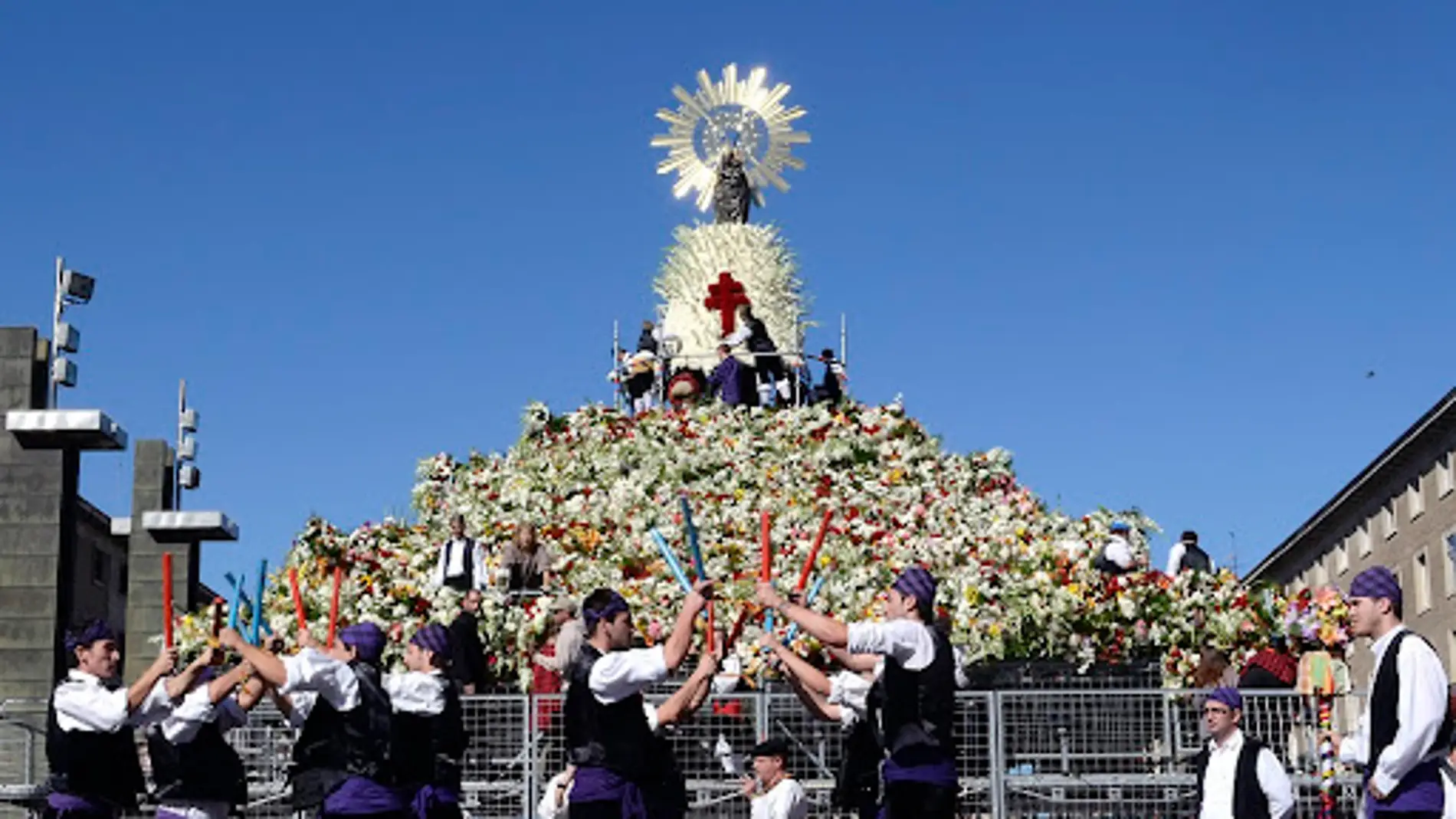 Ofrenda de Flores a la Virgen del Pilar