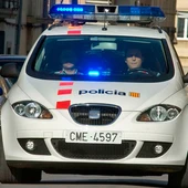 Tres detenidos por amenazar e insultar a un joven por su condición sexual durante dos años Tres detenidos por amenazar e insultar a un joven por su condición sexual durante dos años