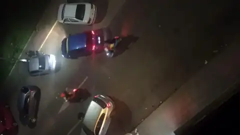 Coches que vienen de noche a comprar al estanco 24horas de la Avda. Reina Sofía Coches que vienen de noche a comprar al estanco 24horas de la Avda. Reina Sofía