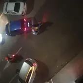 Coches que vienen de noche a comprar al estanco 24horas de la Avda. Reina Sofía Coches que vienen de noche a comprar al estanco 24horas de la Avda. Reina Sofía