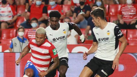 El delantero venezolano del Granada CF Darwin Mach&iacute;s