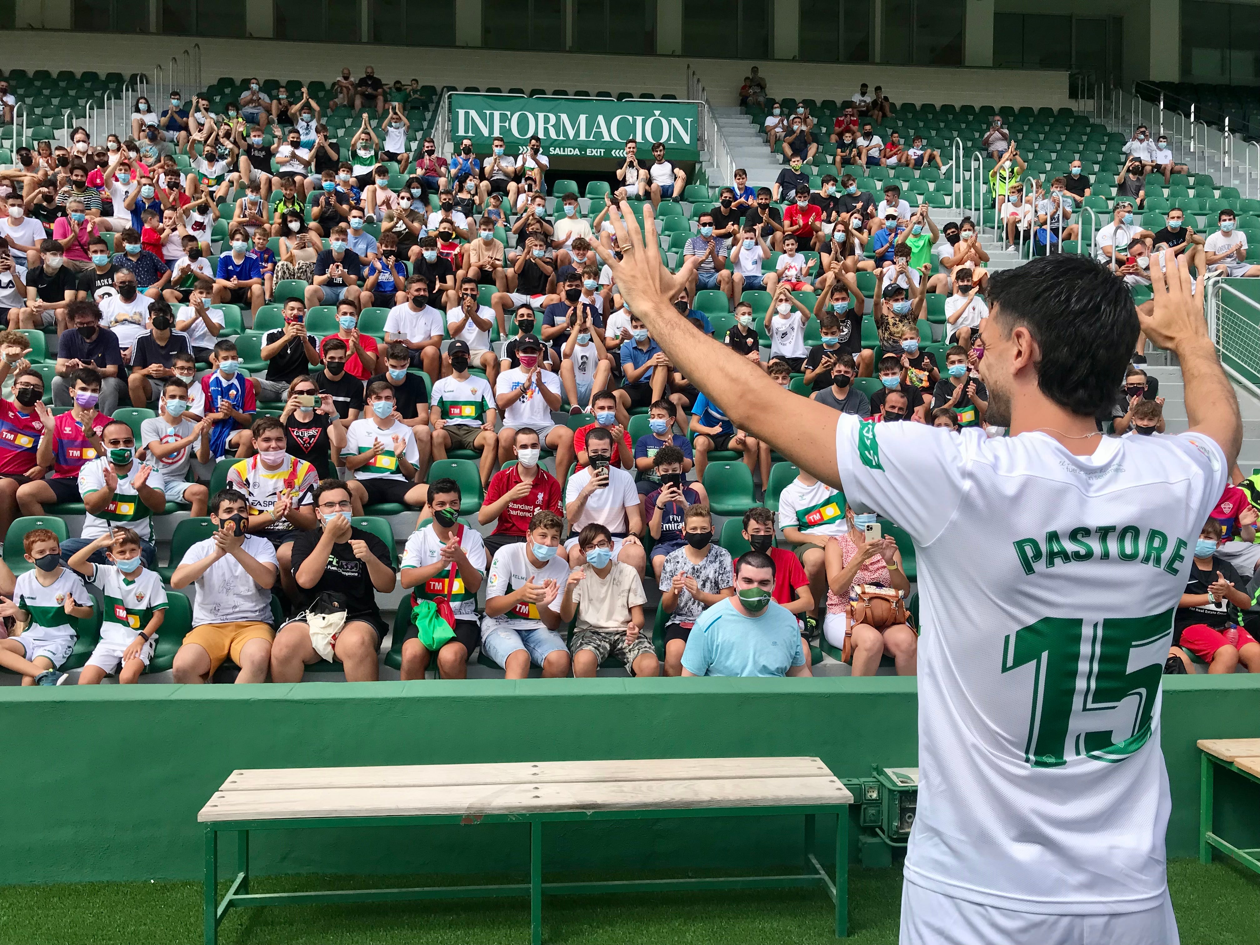 Pastore y Fede, a la espera de rescindir o de reincorporarse al Elche Pastore y Fede, a la espera de rescindir o de reincorporarse al Elche