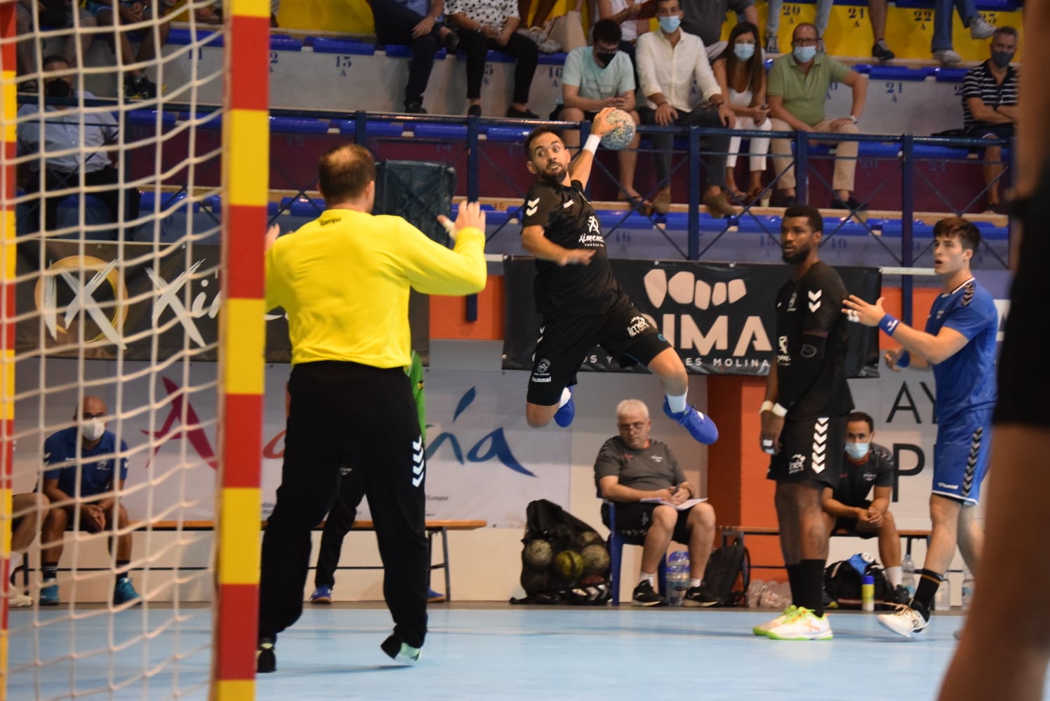 El Ángel Ximénez inicia su novena temporada en Asobal El Ángel Ximénez inicia su novena temporada en Asobal