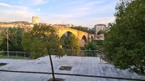 O Concello licitará unha zona de terrazas de hostalaría con vistas ao río Miño Terrazas no Río Miño