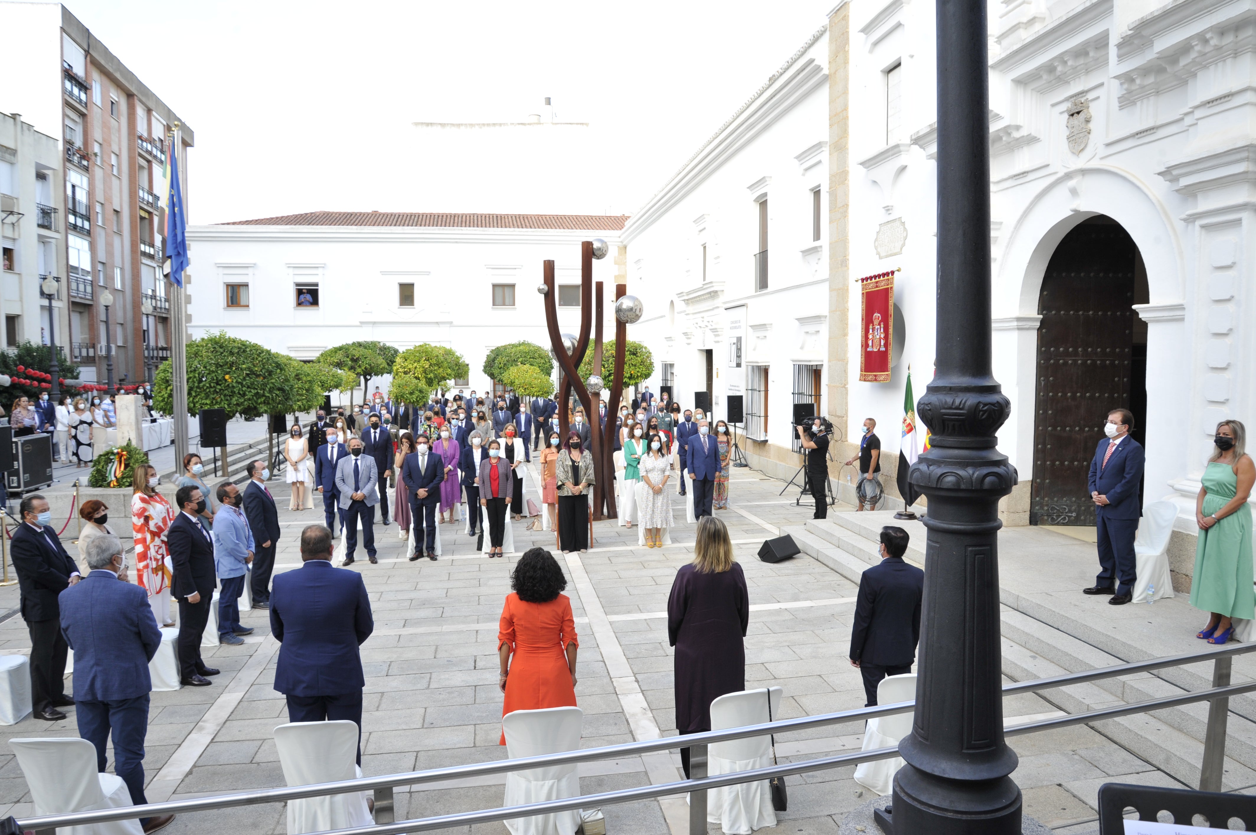 Extremadura reivindica la búsqueda de consensos en los discursos políticos del Día de la Comunidad Extremadura reivindica la búsqueda de consensos en los discursos políticos del Día de la Comunidad