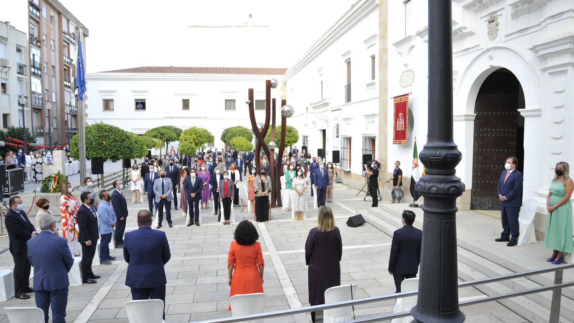 Extremadura reivindica la búsqueda de consensos en los discursos políticos del Día de la Comunidad