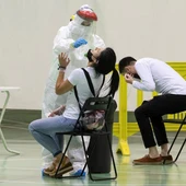 Sanitarios realizando test covid Sanitarios realizando test covid