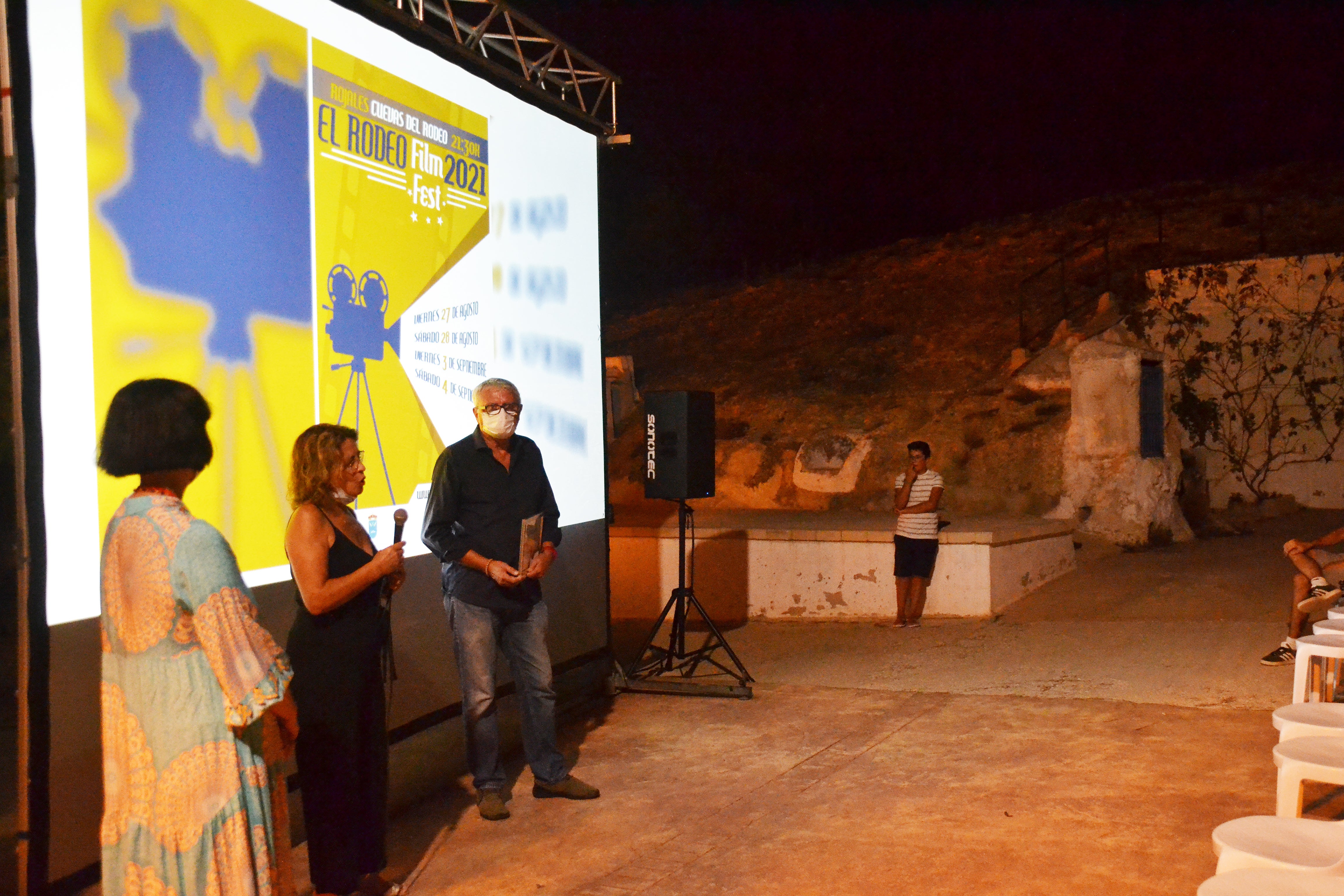 La concejala Inmaculada Chazarra entregó este sábado los galardones en las cuevas del Rodeo La concejala Inmaculada Chazarra entregó este sábado los galardones en las cuevas del Rodeo