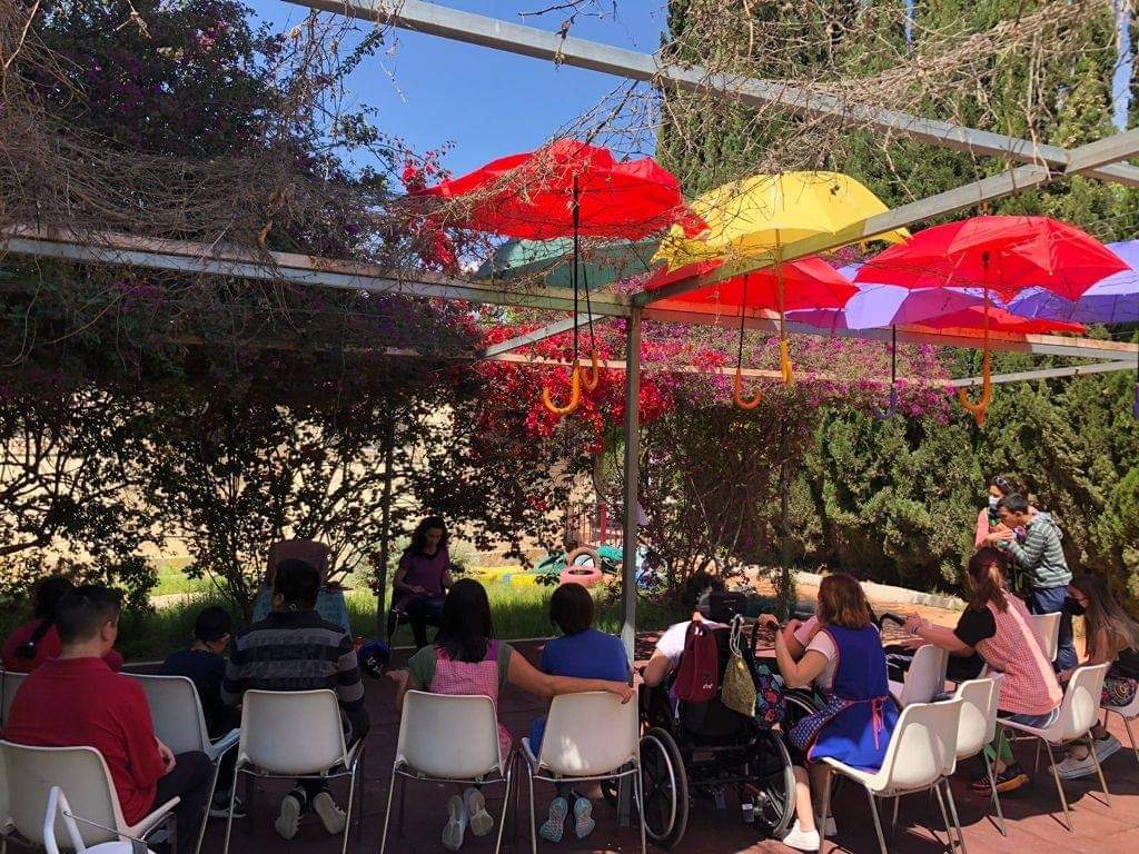 Padres y alumnos del Virgen de la Luz comienzan el curso confiando en que el nuevo centro estará acabado en dos años Padres y alumnos del Virgen de la Luz comienzan el curso confiando en que el nuevo centro estará acabado en dos años