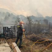 La Guardia Civil colabora en las labores de extinción