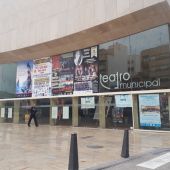 Este fin de semana las obras Anfitrión, La voz del becario y Express, esta última con entrada gratuita con invitación 