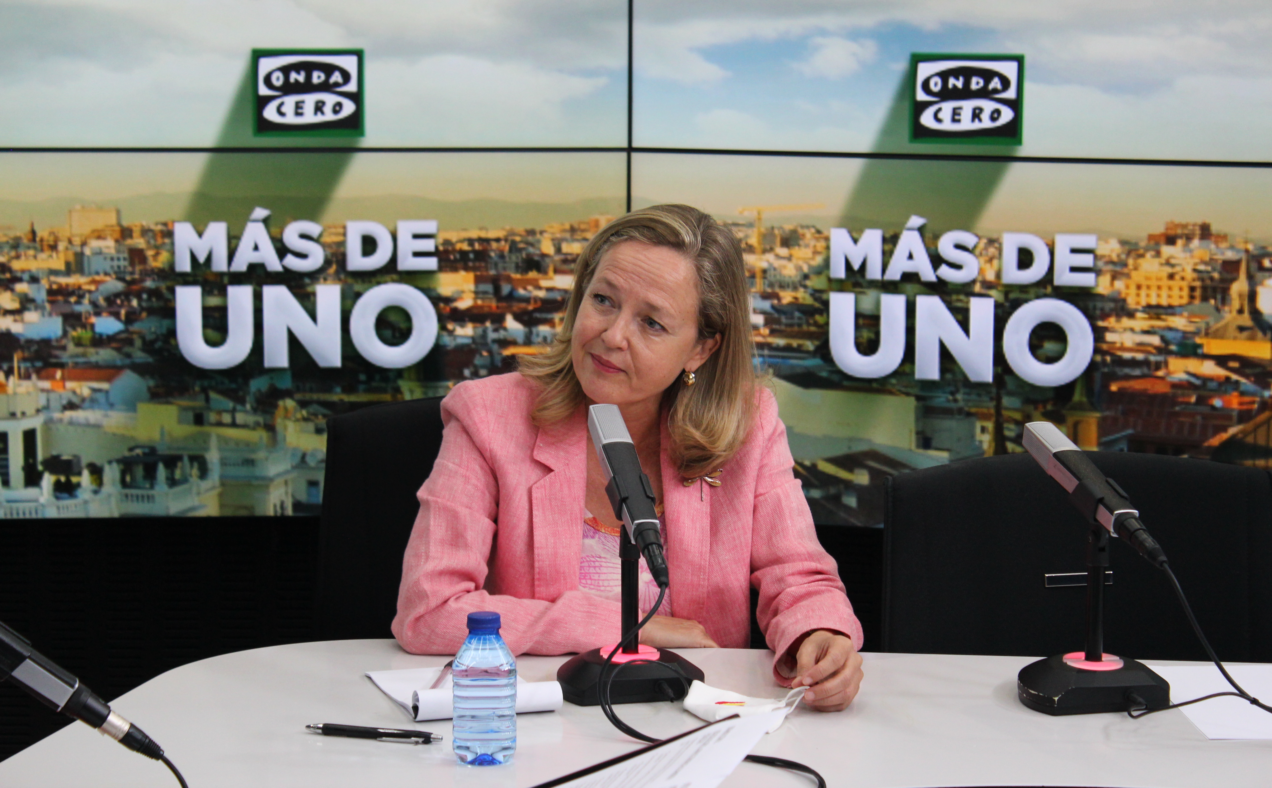 Carlos Alsina entrevista este jueves a Nadia Calviño en 'Más de uno' Carlos Alsina entrevista este jueves a Nadia Calviño en 'Más de uno'