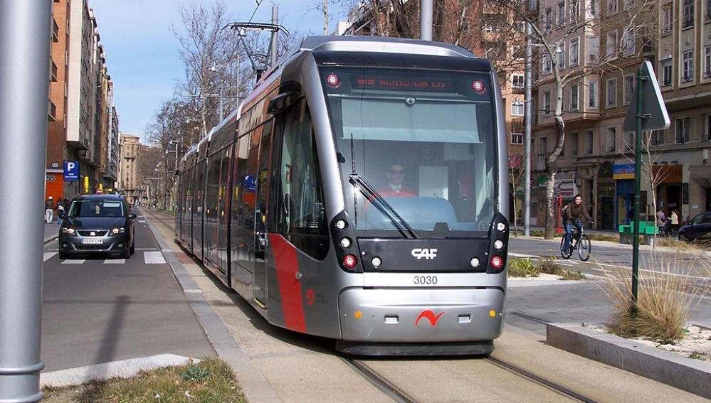 Esperas en las paradas por la huelga del tranvía Esperas en las paradas por la huelga del tranvía