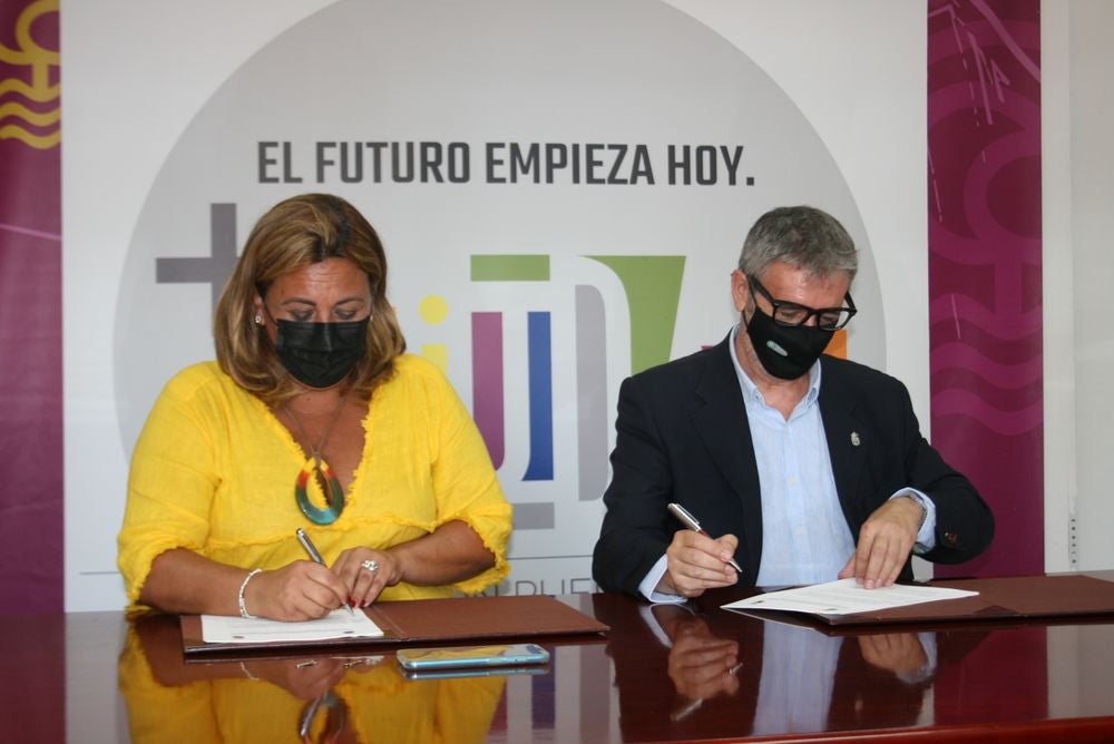 Puerto Real y la UCA refuerzan el trabajo conjunto y el desarrollo de iniciativas Puerto Real y la UCA refuerzan el trabajo conjunto y el desarrollo de iniciativas