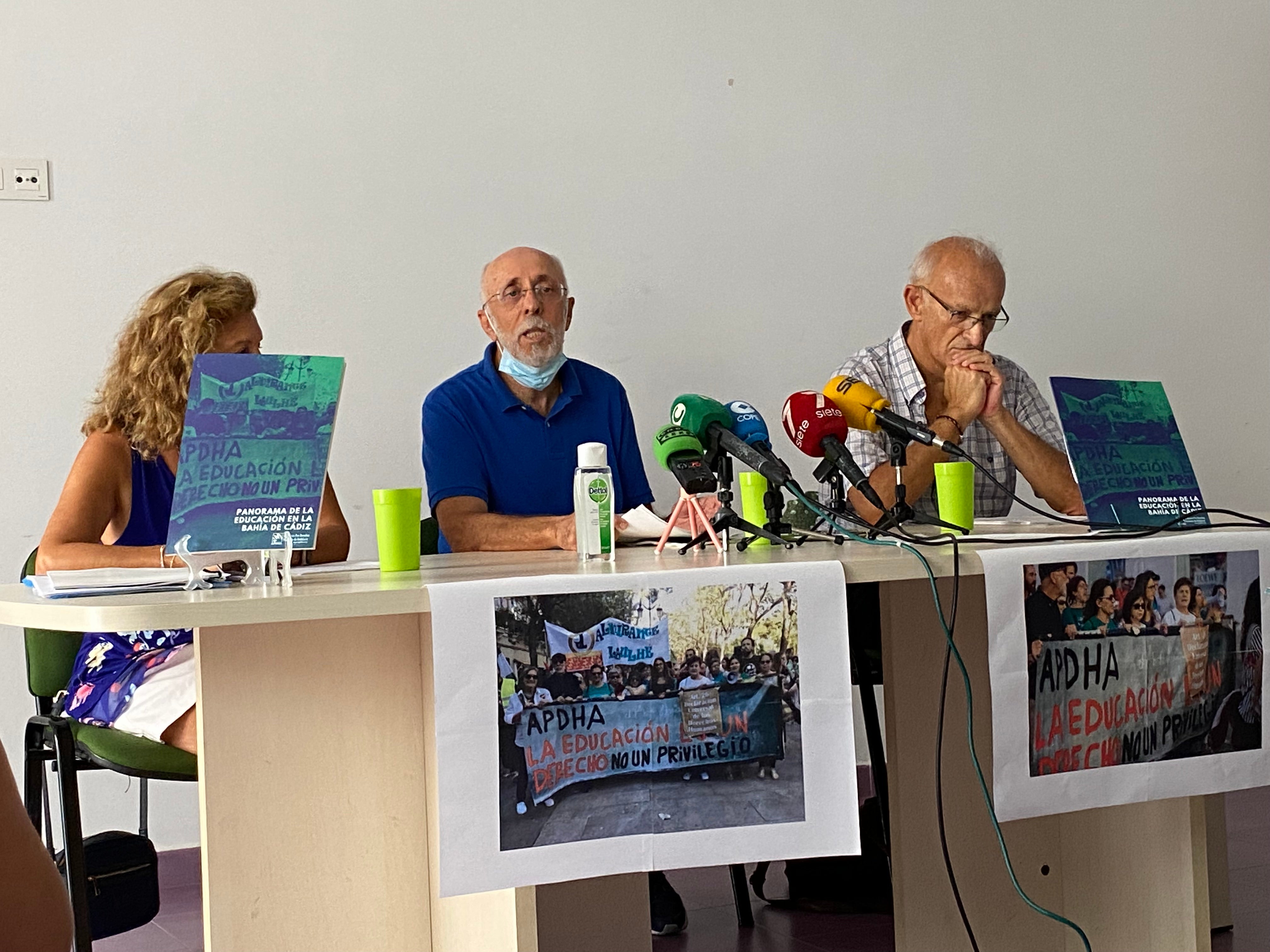 El problema 'crónico' de la educación pública en Cádiz: supresión de líneas, abandono escolar y falta de inversión El problema 'crónico' de la educación pública en Cádiz: supresión de líneas, abandono escolar y falta de inversión