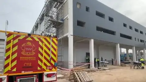 Accidente laboral en una nave en construcción en Alcalá de Henares Accidente laboral en una nave en construcción en Alcalá de Henares