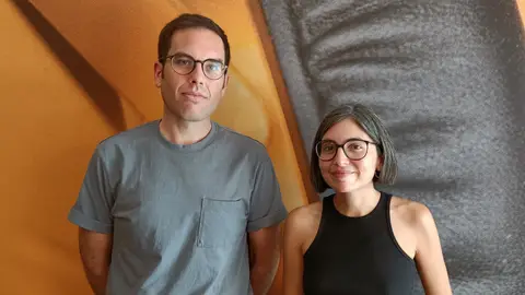 Samuel M. Delgado y Helena Girón, directores de 'Eles transportan a morte', en la Mostra de Venecia 2021 Samuel M. Delgado y Helena Girón, directores de 'Eles transportan a morte', en la Mostra de Venecia 2021