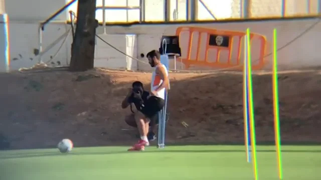 José Luís Gayá ya entrena con balón José Luís Gayá ya entrena con balón