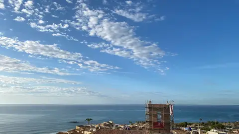 nubes y claros en la vila joiosa nubes y claros en la vila joiosa