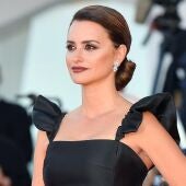 Penélope Cruz, en la alfombra roja de 'Madres paralelas' durante la Mostra de Venecia 2021